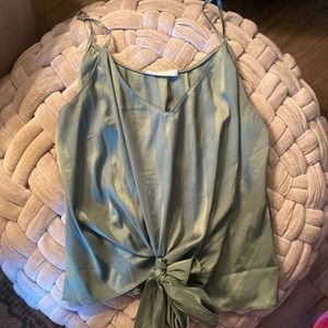 Green tank crop top